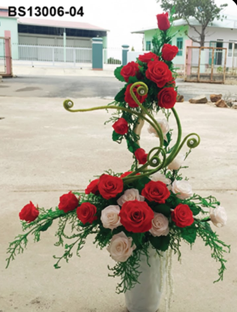 114 Bouquet Élégance Spirale Rouge – BS13006-04