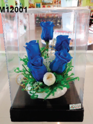 Composition Florale Sous Cloche – HM12001