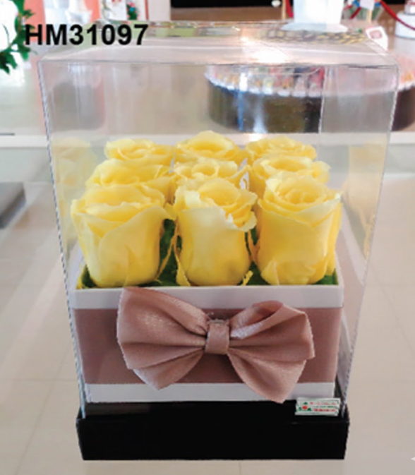 Composition Florale Sous Cloche – HM12001