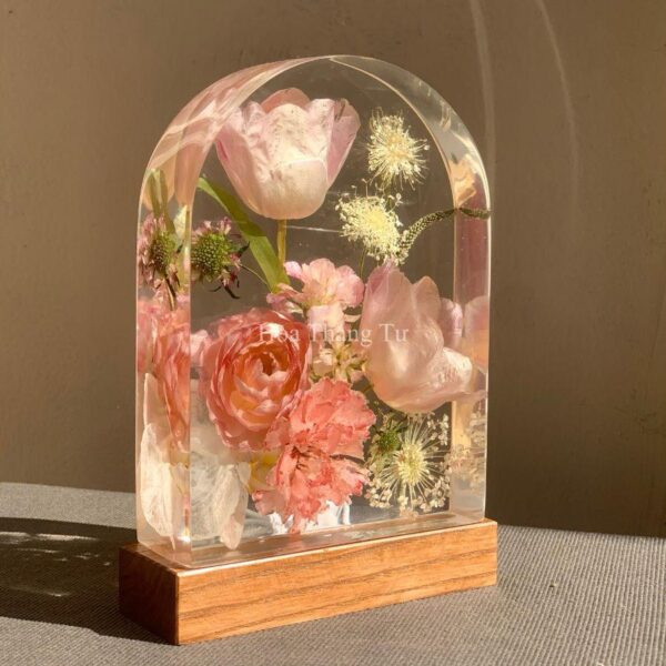 Florale Rose Sous Cloche Cristalline