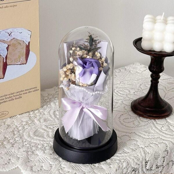 17 Rose Éternelle Mauve Sous Cloche Élégante