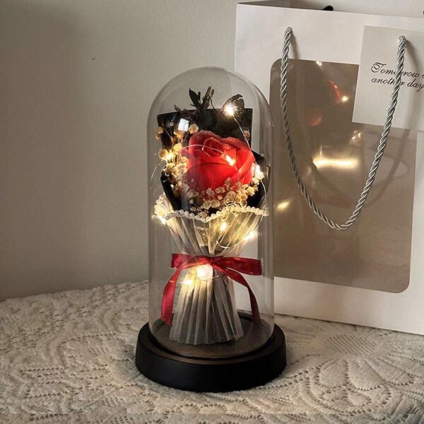 19 Rose Éternelle Rouge Passion Sous Cloche