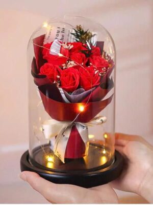 Bouquet Éternel de Roses Rouges Sous Cloche